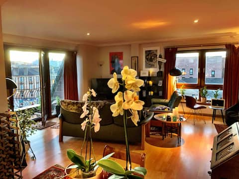 Popular Airbnb listing: Large luxury 2br penthouse on GLA skyline in Finnieston & Anderston