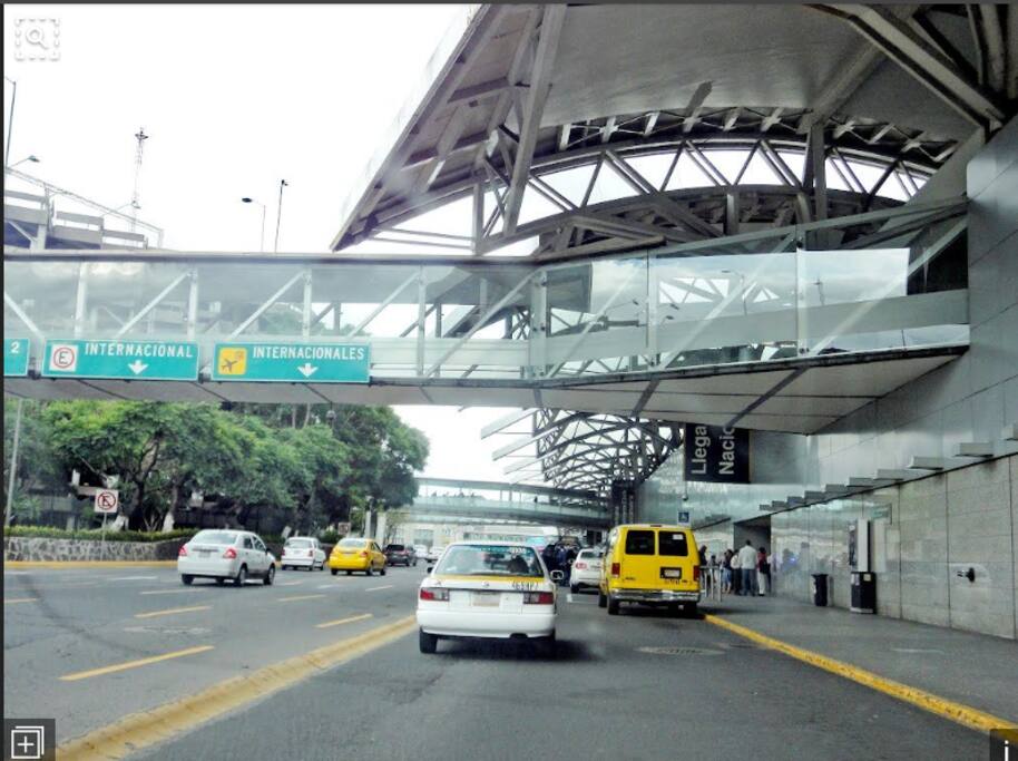 a 2.4 km de distancia del aeropuerto de la CDMX