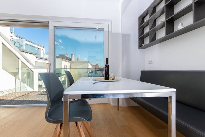 Penthouse. City center. Terrace. By X-Mas Market gallery image 5