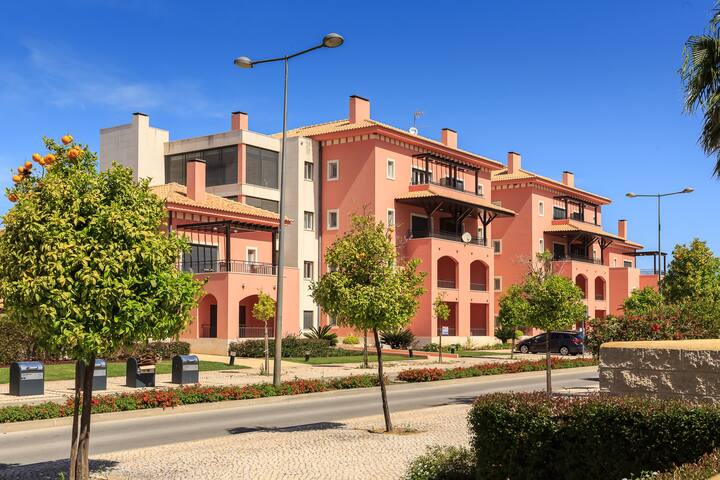 Entire home with 2 bedrooms in Quarteira - Luxury 2 bed Vilamoura PENTHOUSE - WIFI, 2 pools