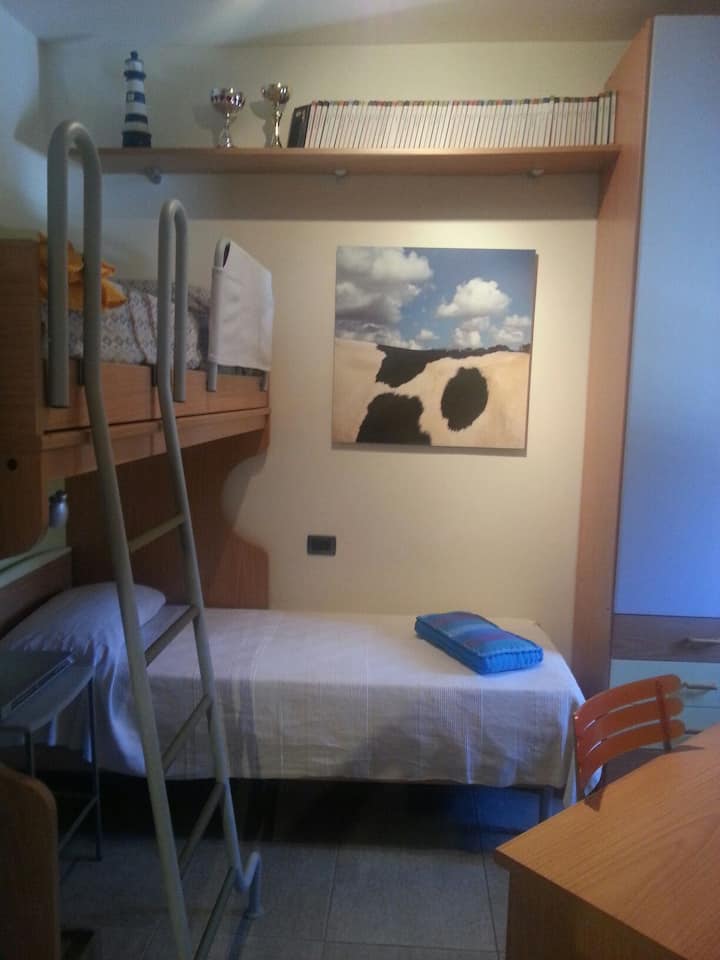 Larger double bedroom with desk