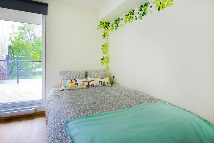 Lovely 3-rooms apartment, huge terrace, central gallery image 5