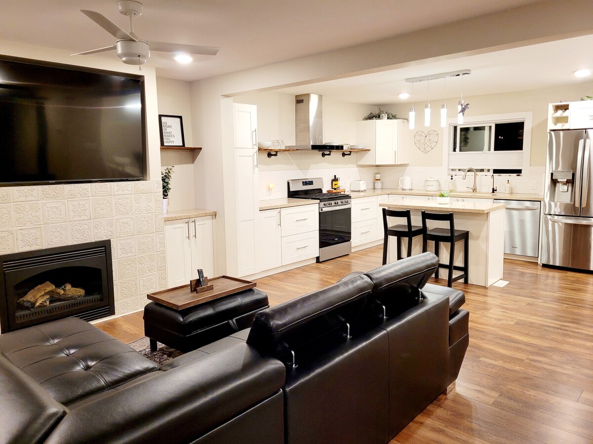 Photo inspiration: Visual Reference: Fully Stocked Mainfloor Suite Guest Suites For Rent In Vernon