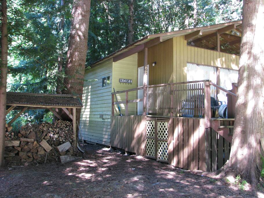 Rustic cabin near a small lake - Cabins for Rent in Hope ...
