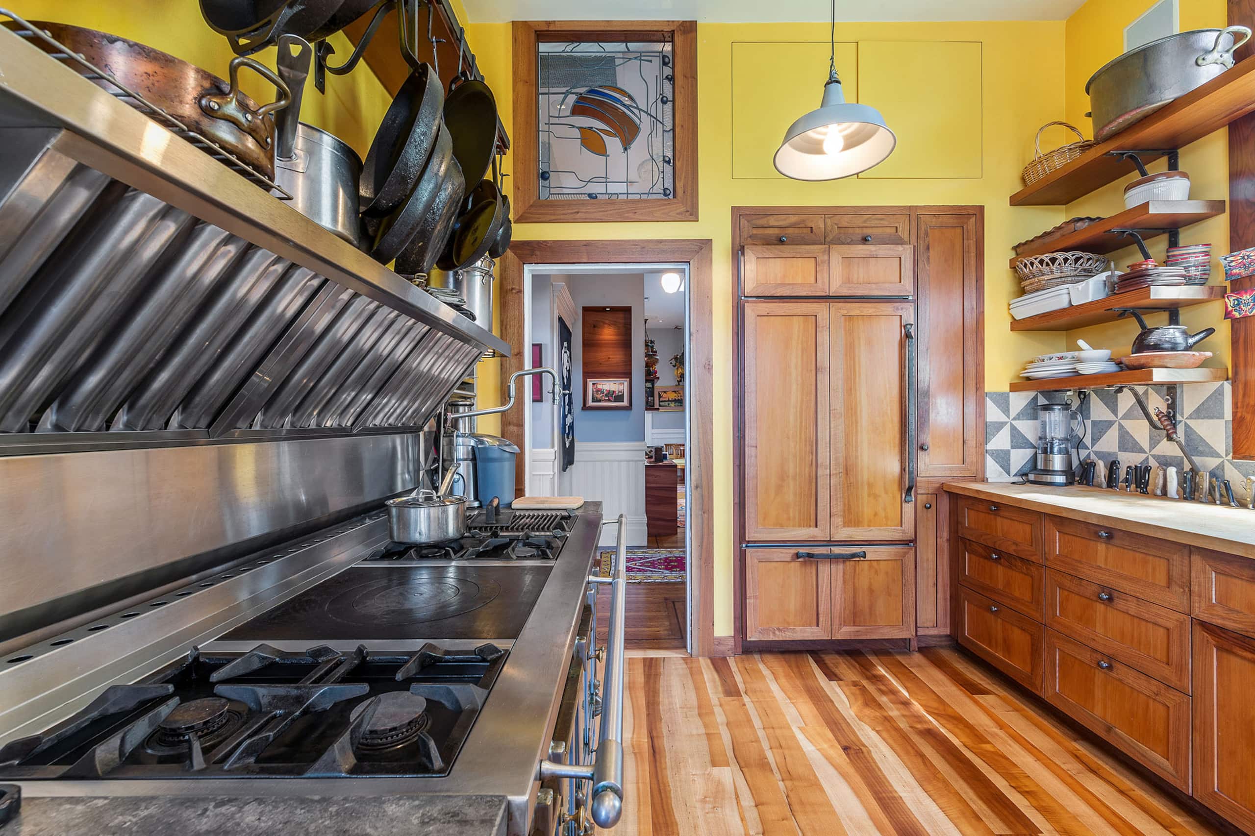 Condo in San Francisco · ★4.96 · 3 bedrooms · 3 beds · 1 bath - Image 11