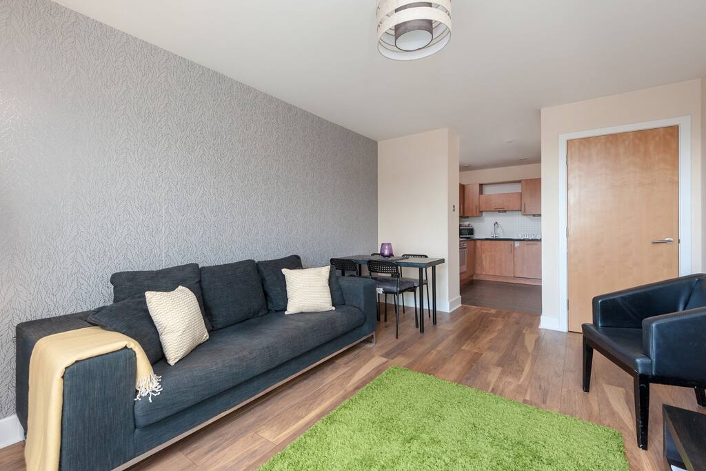 Comfortable seating with small dining table for four