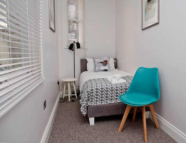 Soho Chambers Apt B, 1st Floor by Indigo Flats gallery image 4