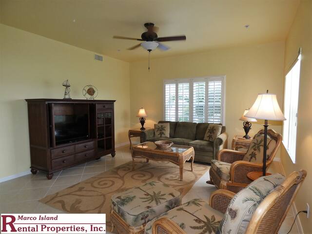 Goodland 2 Bed, 2 Bath w/boat dock
