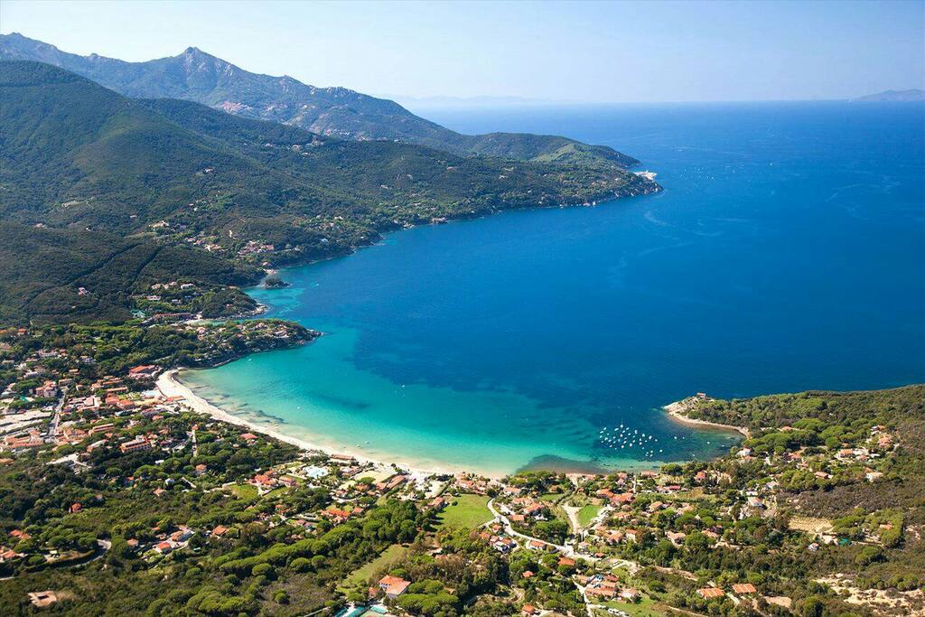spiaggia di Procchio