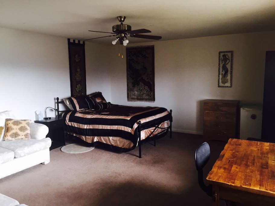 Another angle of the room. It's a very larger, master size room.