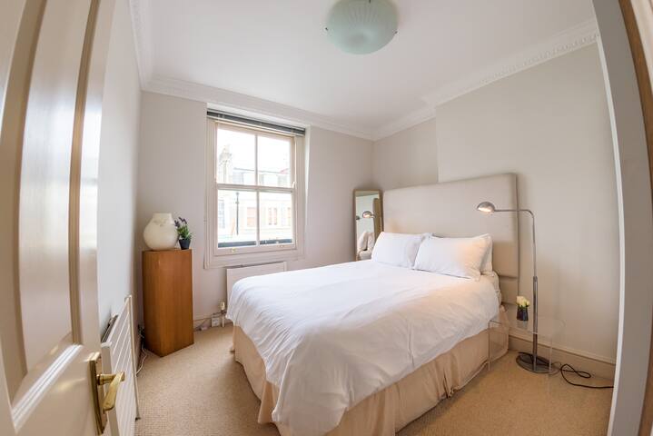 Prime Location near Hyde Park – 3 BR Quiet Duplex gallery image 5