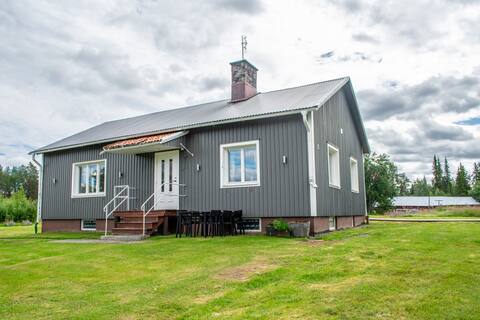 Cozy cottage in a great lakeside location