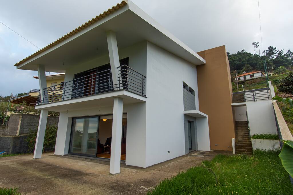 Fachada da moradia Penha d' Águia