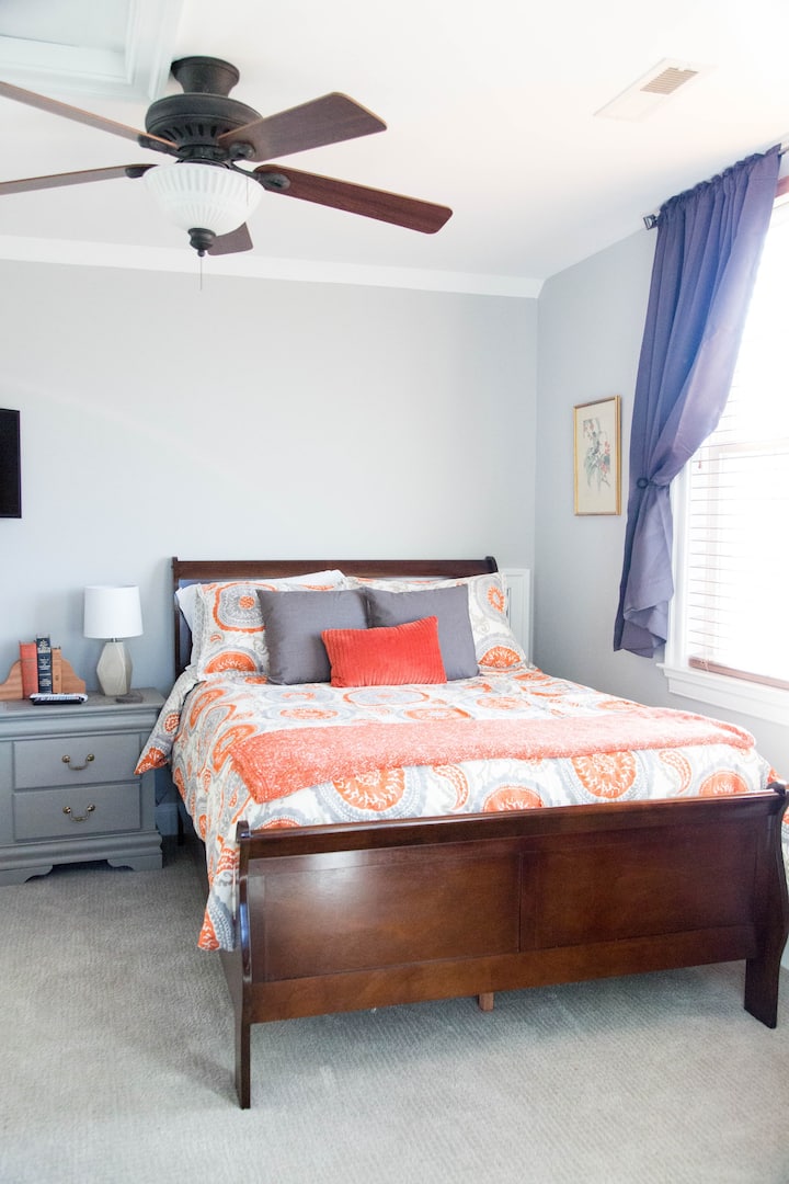 Upstairs bedroom with double bed