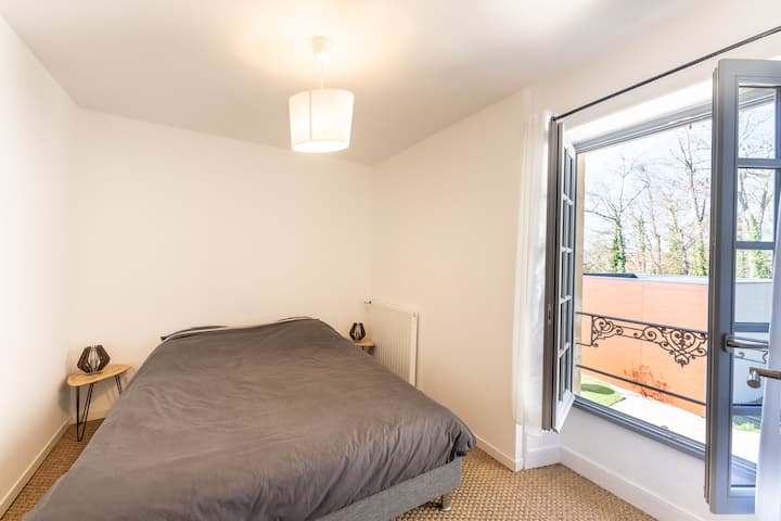 Спалня с двойно легло