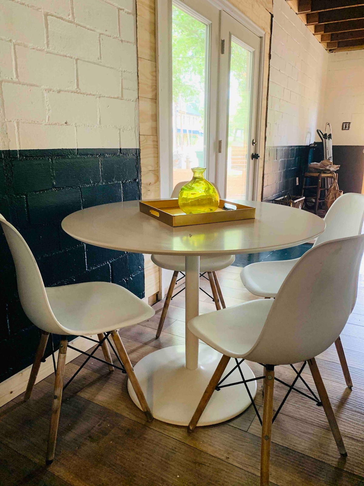 Urban Cottage  | Free Bikes | East Austin Stay