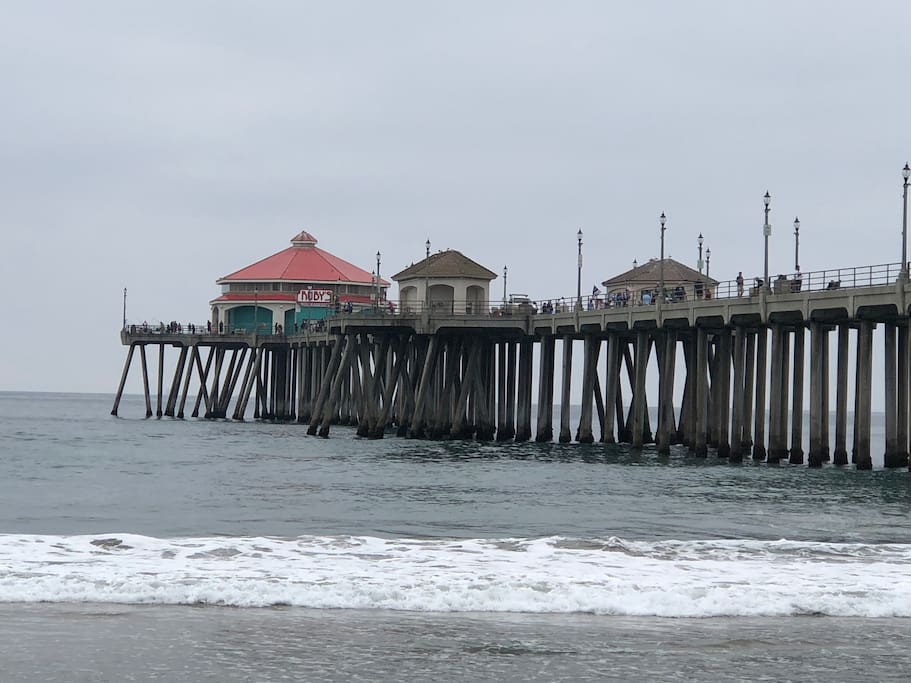 Short 5 minute drive to the iconic Huntington Beach Pier in Surf City