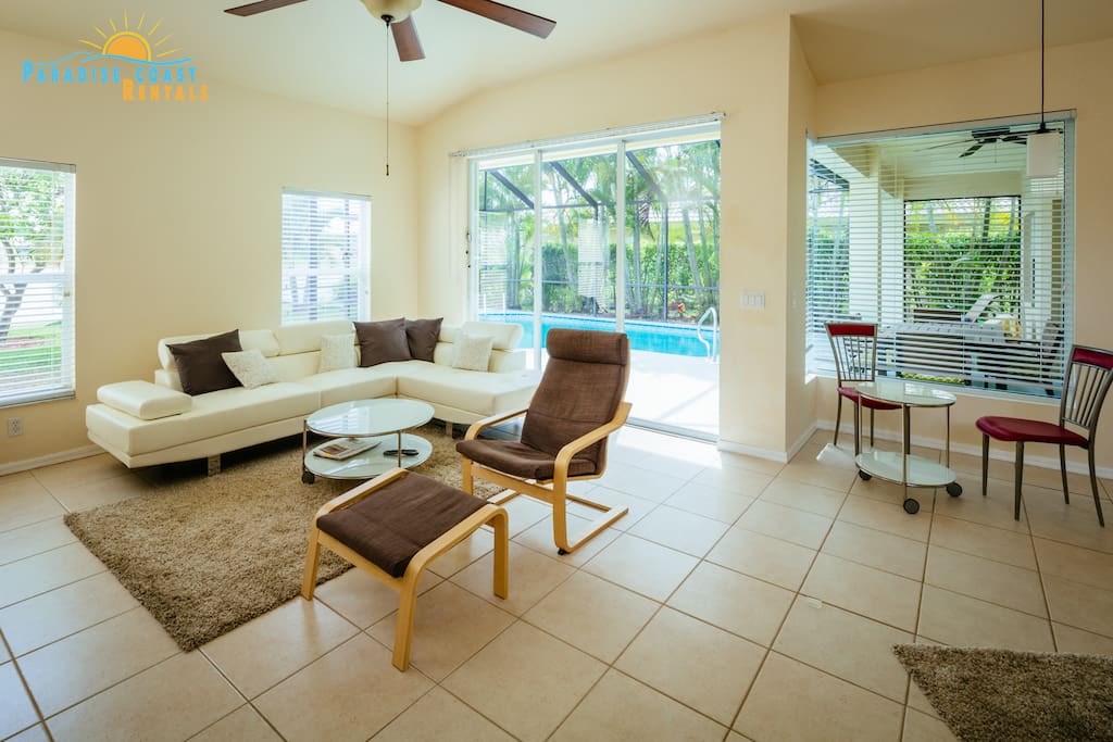 living room with breakfast nook