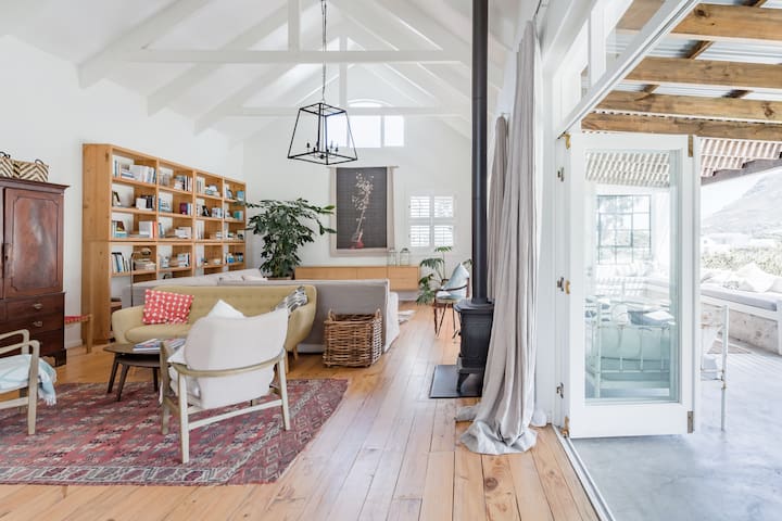 Private Villa on 5 Acres of Stunning Farm