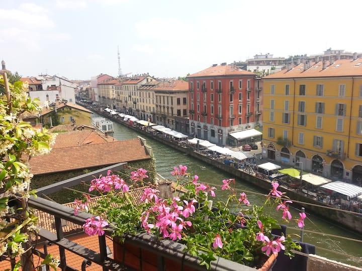 Charming flat on the Naviglio Grande