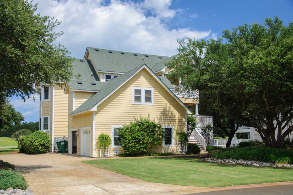 CC077: Live Oak | Front Exterior