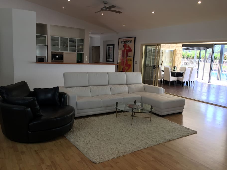 The Family Room and Outdoor Dining is a great space for getting together with family, friends or colleagues and just chilling out with a glass of wine or catching up on your favourite TV shows.
