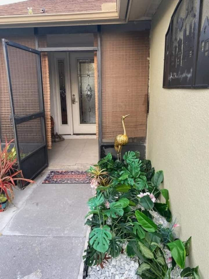 Entrada para las 2 habitaciones es independiente de la entrada de la vivienda