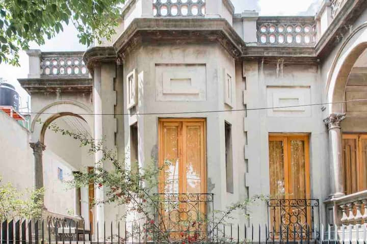Big Industrial Apt At A Historic House - Morelos