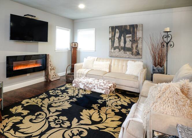 New home close to TCU, Dickies Arena & Stockyards! gallery image 5