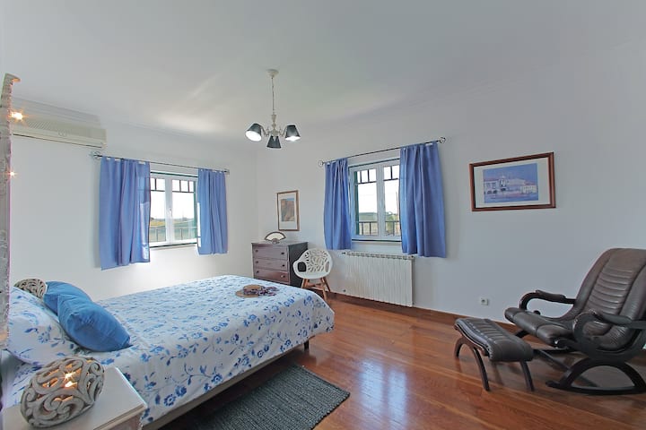 Quarto "Amália "/ غرفة النوم" Amália "