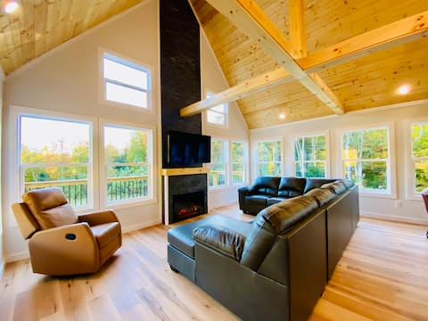 Glencoe | Modern RRG Cabin | Hot Tub | 3 King Beds
