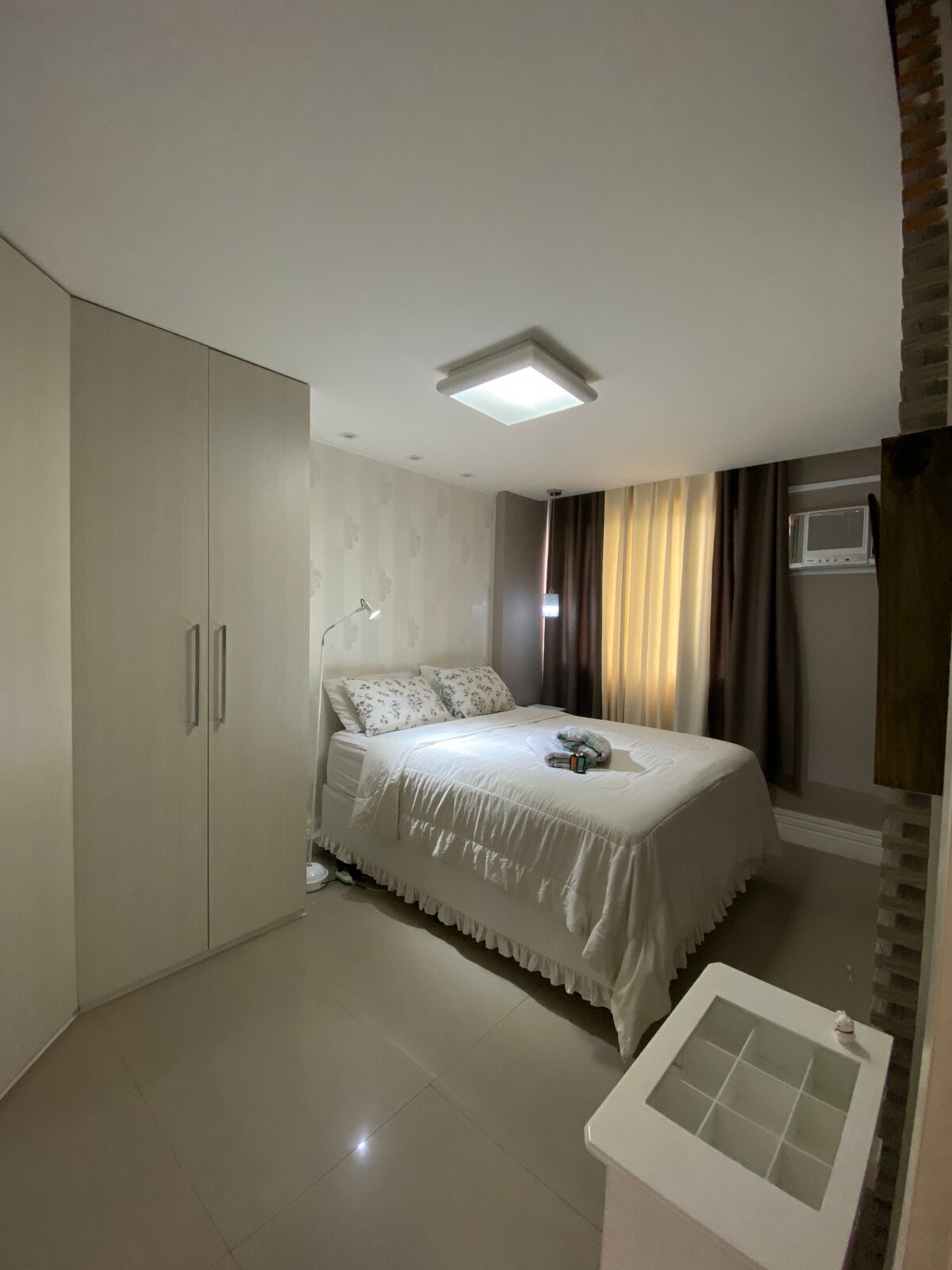 Suite con aire acondicionado y TV inteligente.