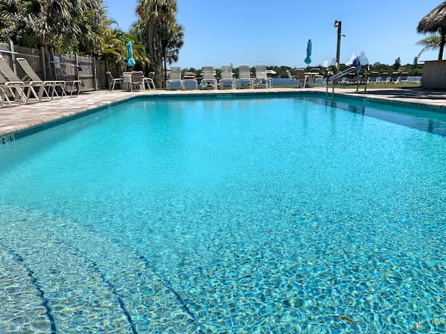 Beautiful Siesta Key Condo at Sea Club II