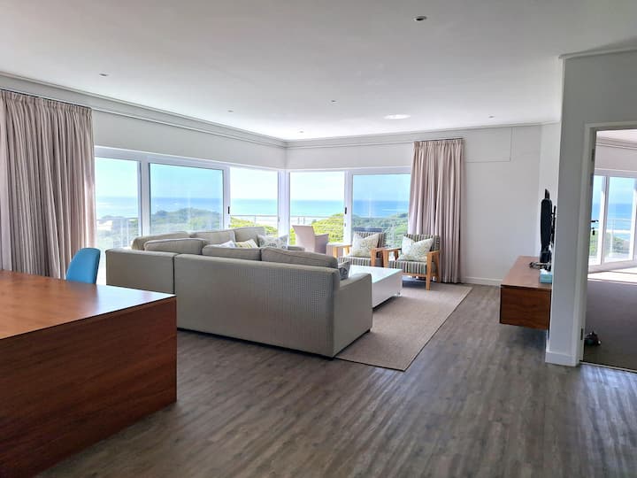 Seaside Beach House With Pool - Port Alfred