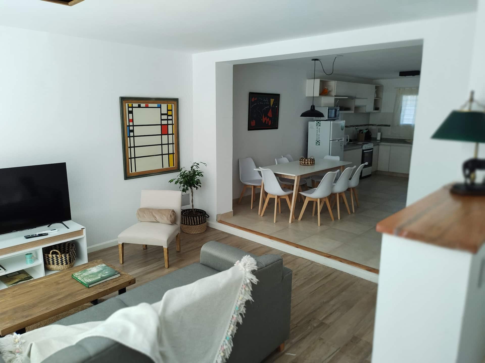 House with 3 bedrooms, garden, pool and patio in Flores