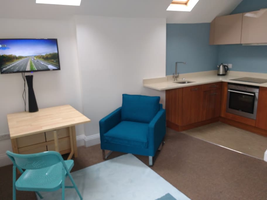 Open plan lounge/ kitchen