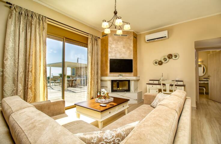 Luxury Villa Kore, saltwater pool & jacuzzi gallery image 2