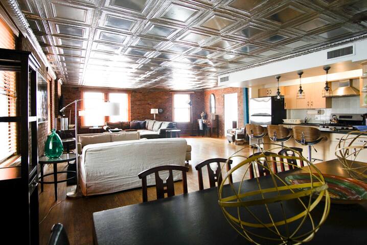 Massive Loft in SoHo/Little Italy gallery image 2