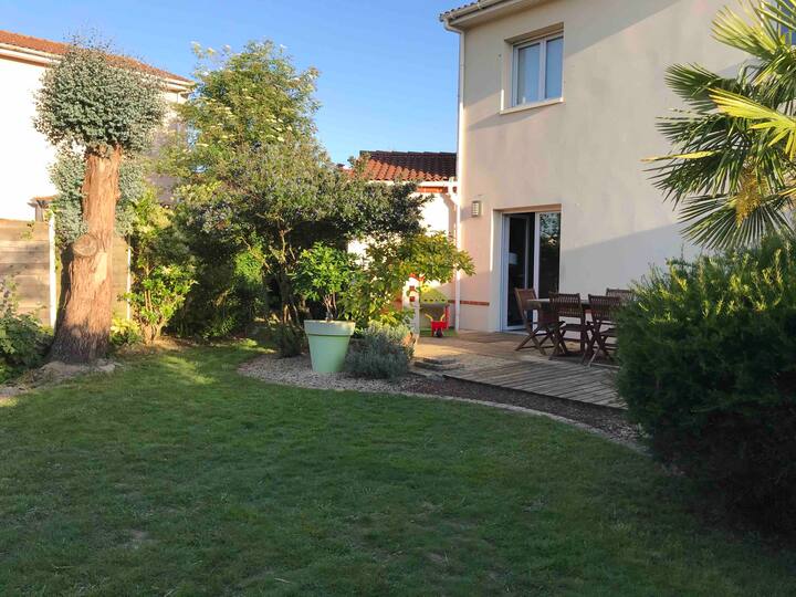 Maison Chaleureuse Avec Jardin, Proche Puy Du Fou. - Cholet