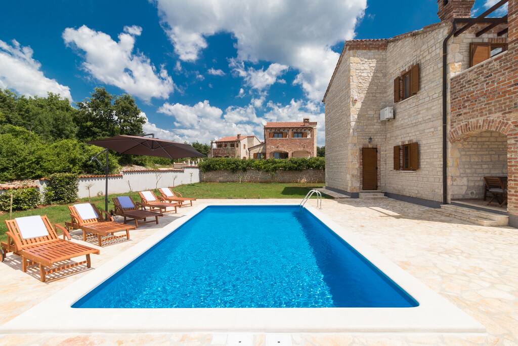Villa Valerie 32m2 Pool provides a lot of summer fun