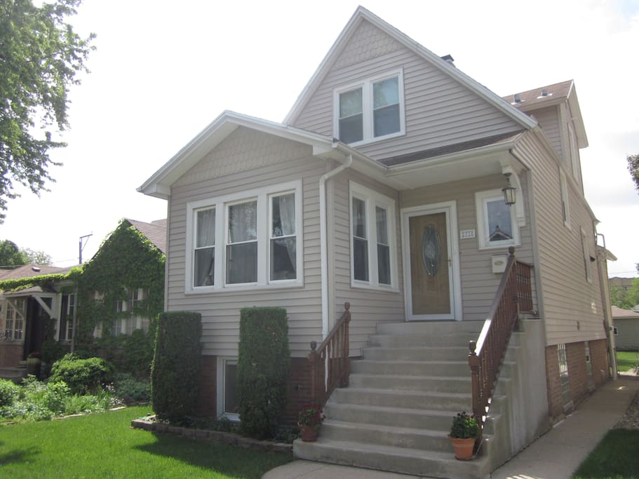 Top 100 Airbnb Rentals 2017 in Chicago, Illinois