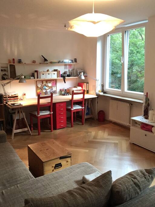 Livingroom with worklplace -Wohnzimmer mit Arbeitsplatz