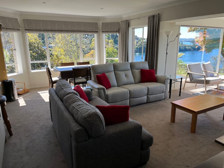 Taupo Acacia Bay Haven, Best Amazing Lake Views. - Taupō