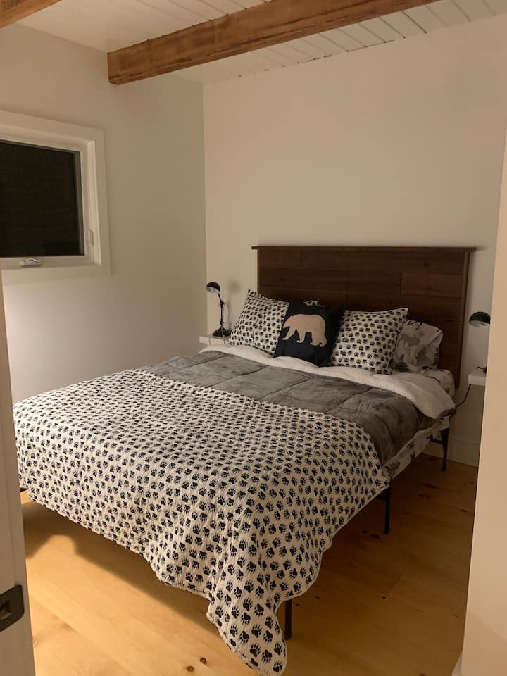 Schlafzimmer #3 befindet sich im Erdgeschoss. 