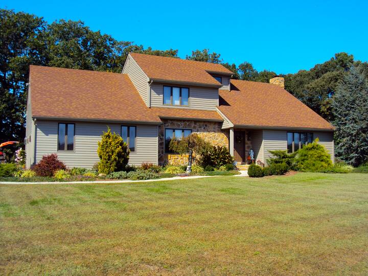Country House Close To The Beach & DE Turf! Houses for Rent in