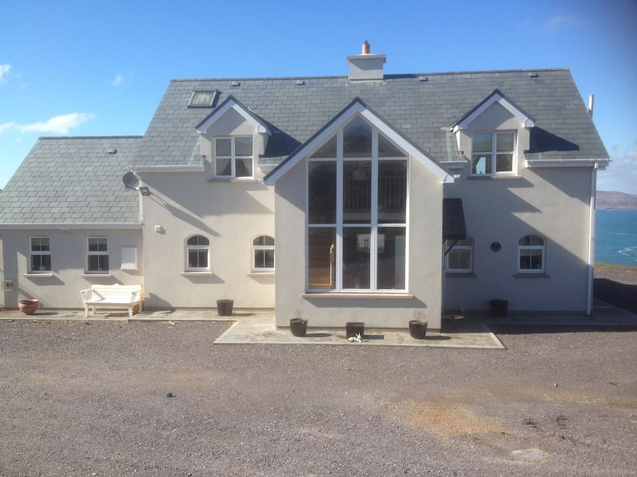 Fine solid modern house with all amenities