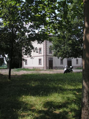 Antico podere nel verde di Bologna