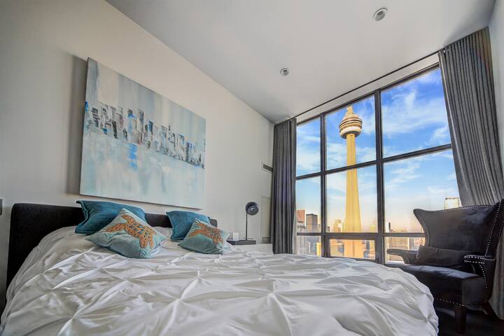 Luxury Penthouse w Breathtaking CN TOWER Views gallery image 4