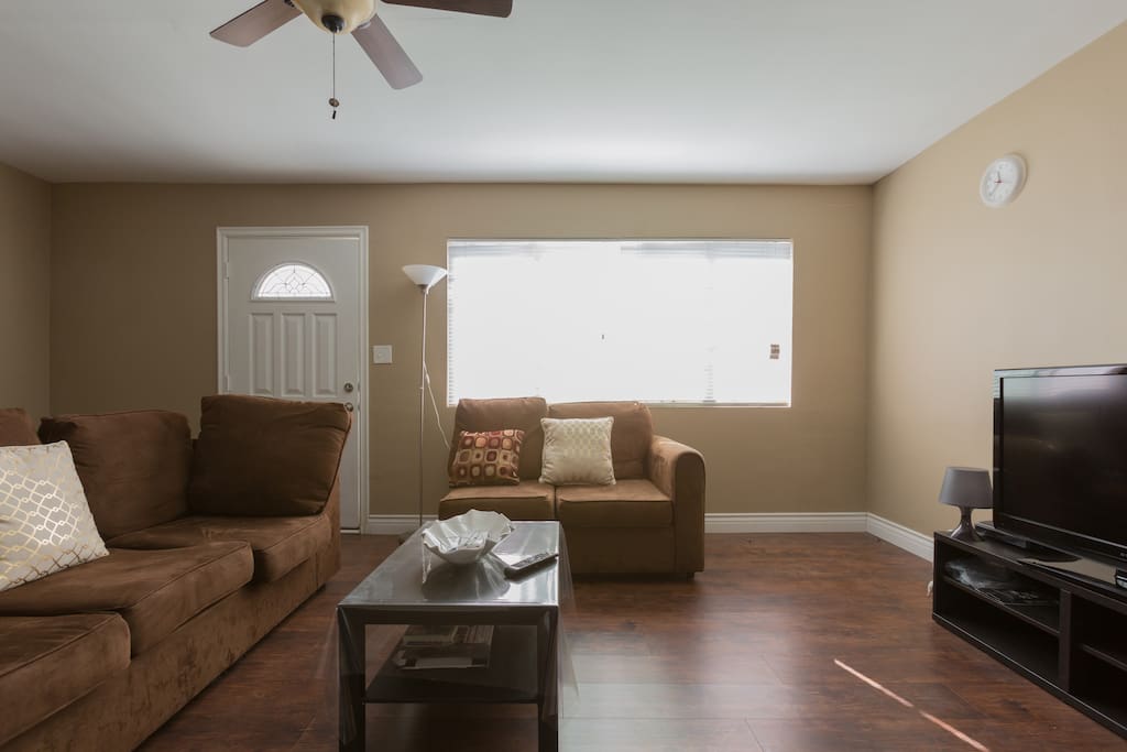 Living Room, TV, Wifi.