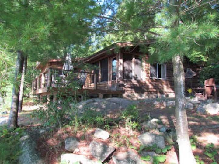 Cottage on Big Gull Lake Cabins for Rent in Arden, Ontario, Canada Cottage on Big Gull Lake Cabins for Rent in Arden, Ontario, Canada